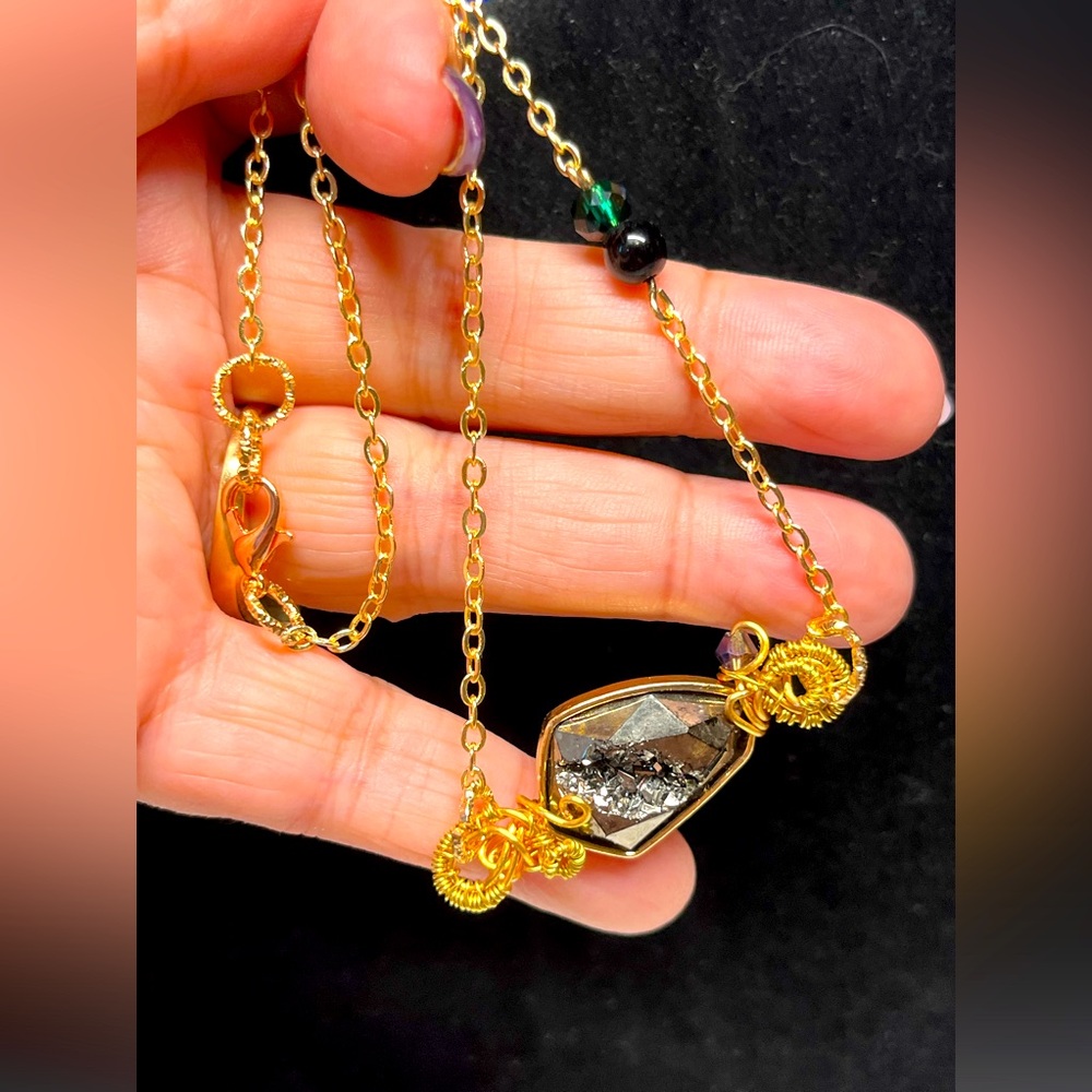 💕Gorgeous iridescent druzy necklace/pendant, link chain